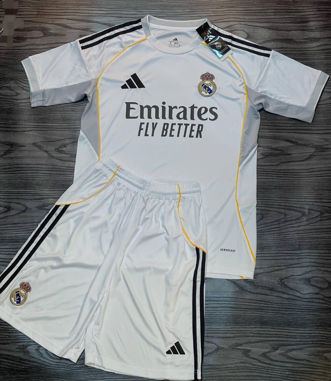 ⚪ Conjunto Real Madrid “Fly Better” – Temporada 2024/2025 👑