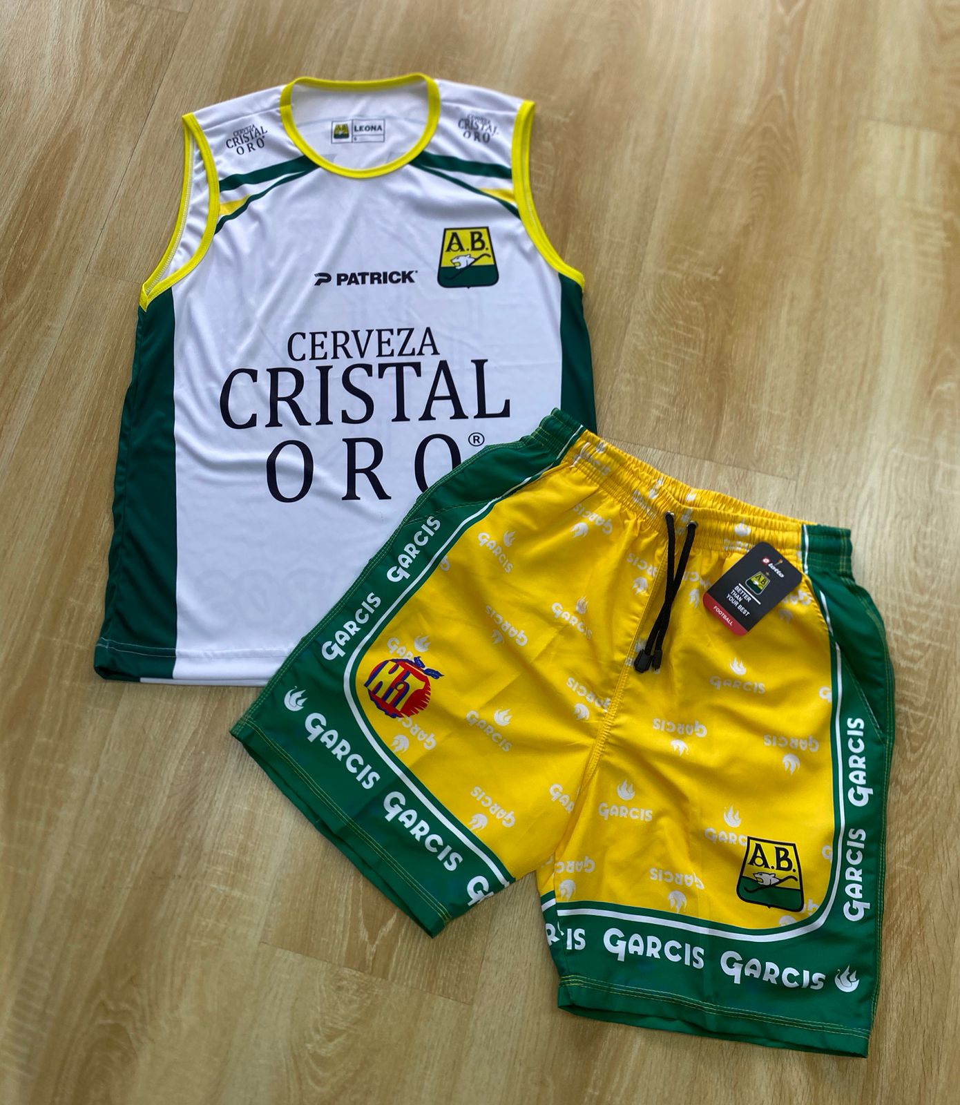 Conjunto Deportivo Bucaramanga “Cristal Oro” – Edición Limitada 🐆