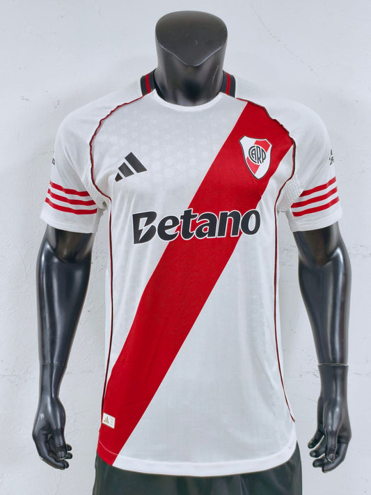 🔴⚪ Camiseta River Plate “Betano 2024/2025” – Edición Oficial adidas ⚽ 1.1